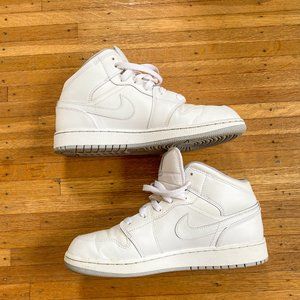 Nike Air Jordans - White - Kids 7Y
